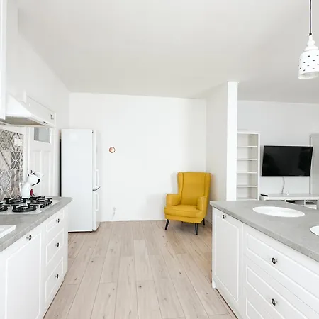 Business & Family Letna * كَشّا