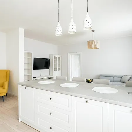 Business & Family Letna شقة *