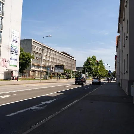 Business & Family Letna *